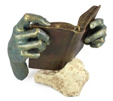 Скульптурная группа \"Единство человечества\"