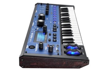 Синтезатор Novation MiniNova
