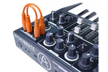 Синтезатор Arturia MicroBrute